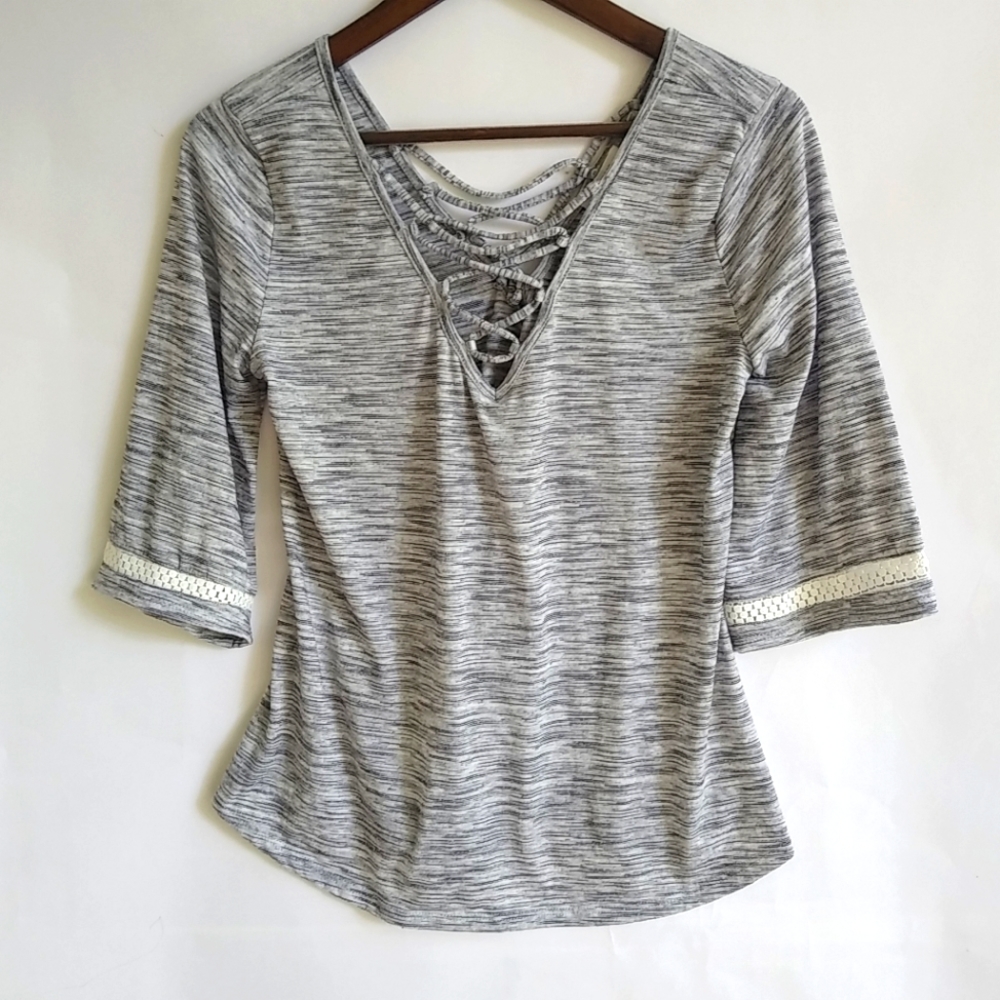 Maurices M Gray V-Neck Front Back Top